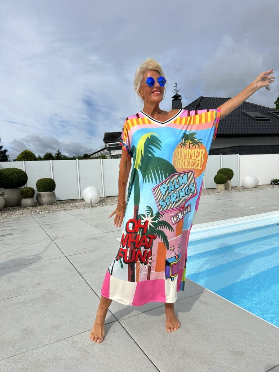 Cerelina - Women's summer dress with short sleeves and V-neck, with print