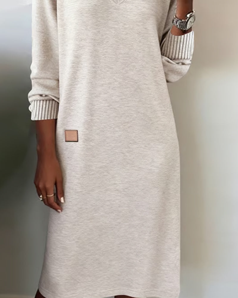 Eveliss - Elegant V-Neck Midi Knitted Dress