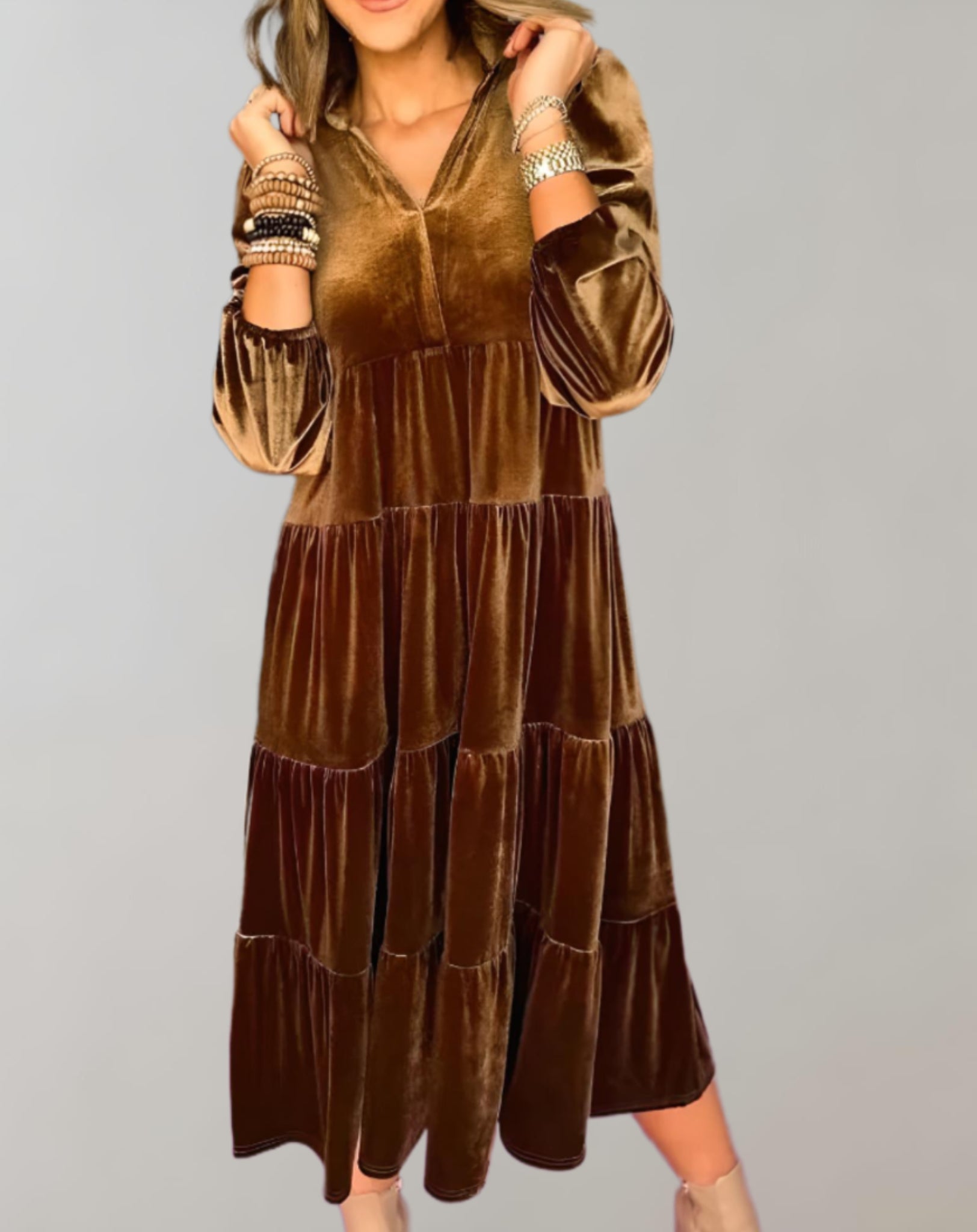 Louiza - Flowing velvet dress with V-neckline