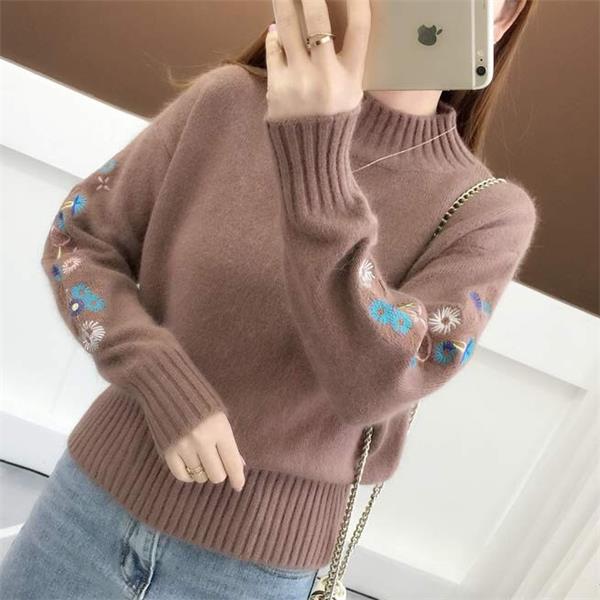 Andrée - Thick Flower Embroidered Sweater