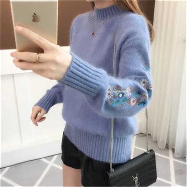 Andrée - Thick Flower Embroidered Sweater