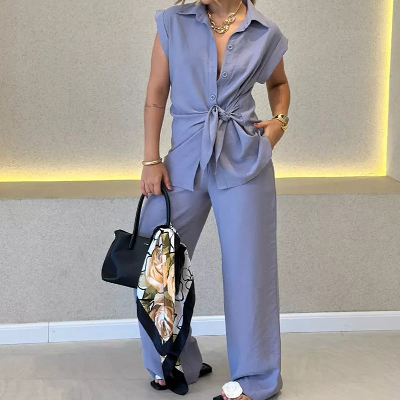 Ivette - Elegant set with sleeveless blouse and high-waisted pants