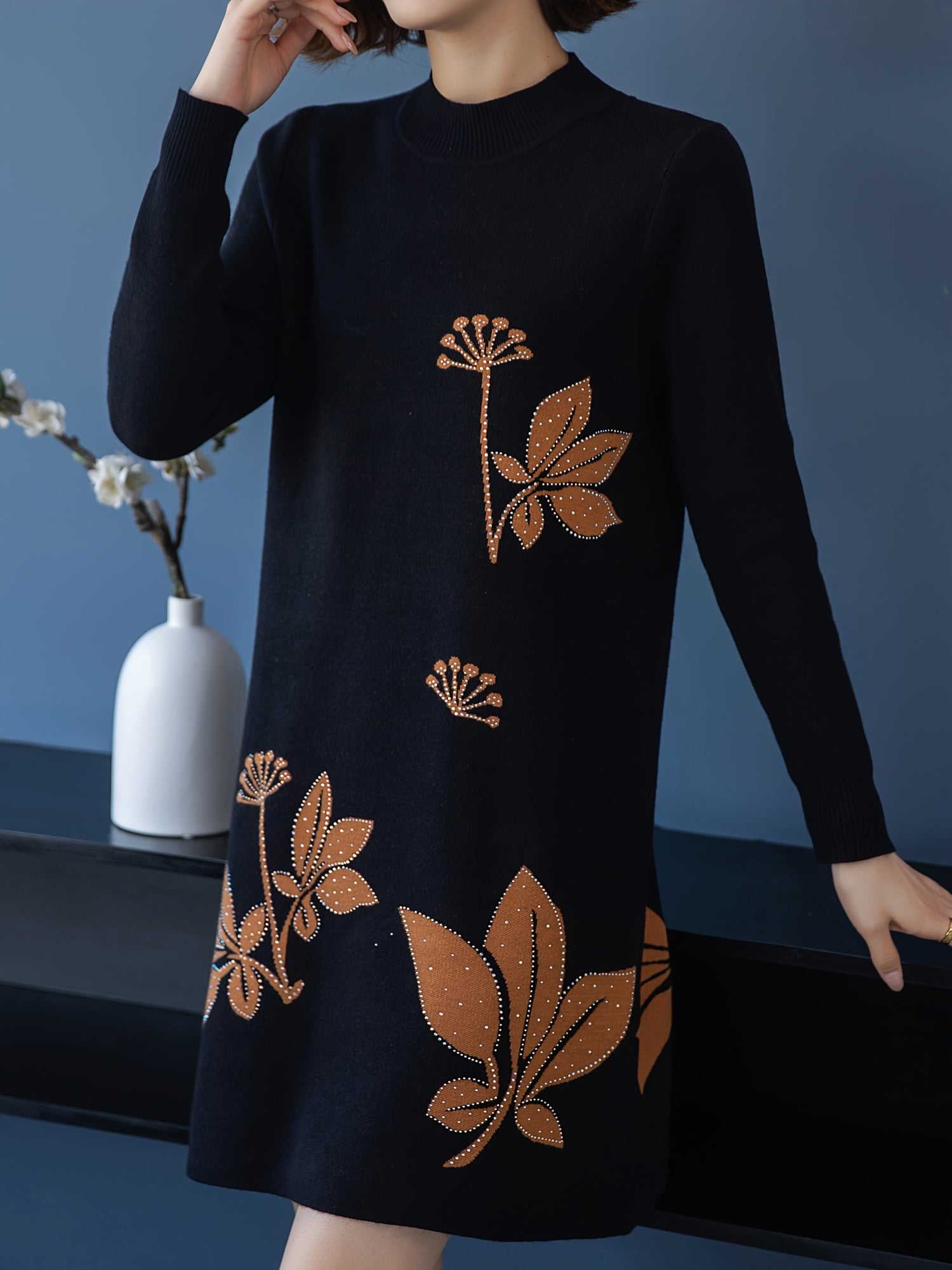 Lourdes - Elegant floral sweater dress with round neck