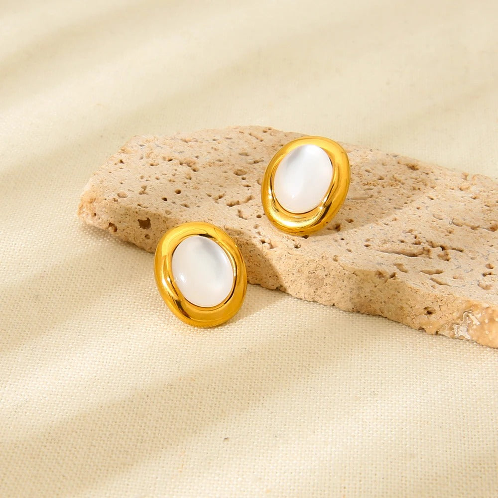 Giselle pearl earrings