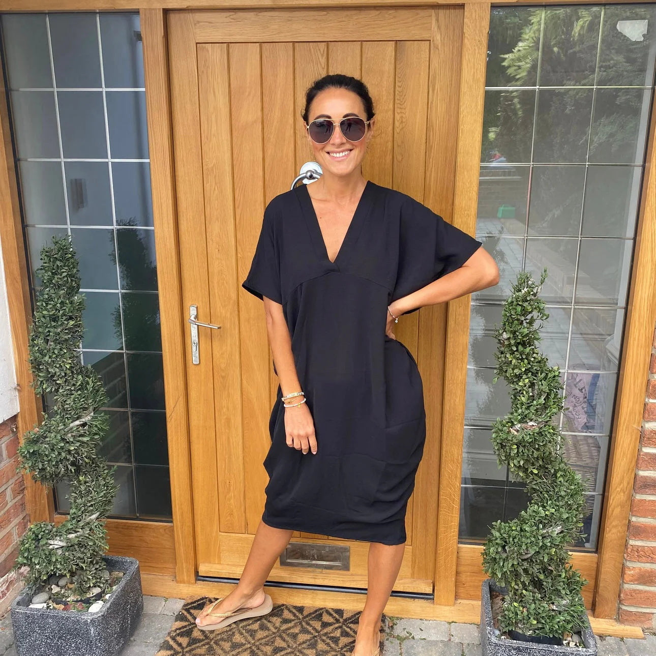 Dorelia - Elegant and Chic Dress with V-Neckline