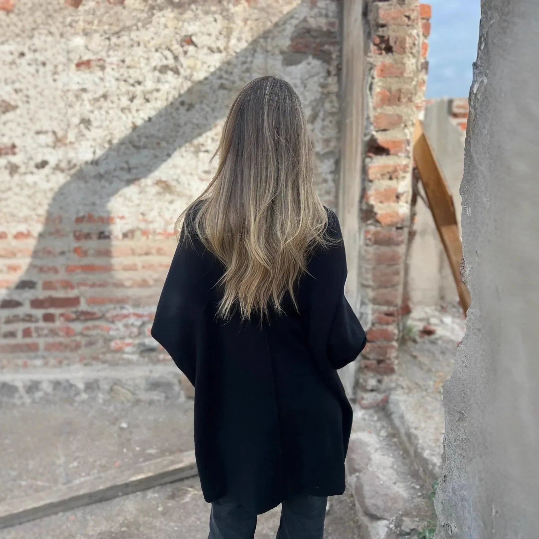 Giselora - Chunky Knit Cardigan with Gold Buttons and Front Pockets