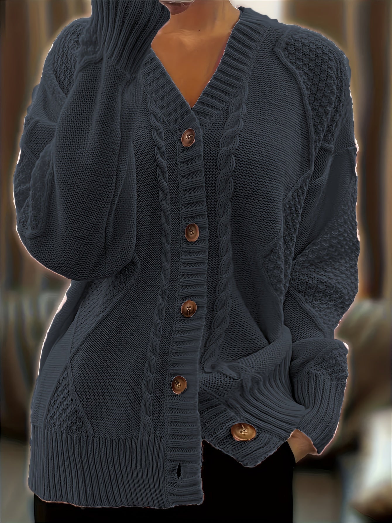 Liana - Elegant Buttoned Cardigan