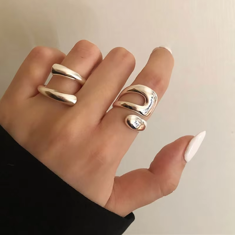 Pack of silver rings
