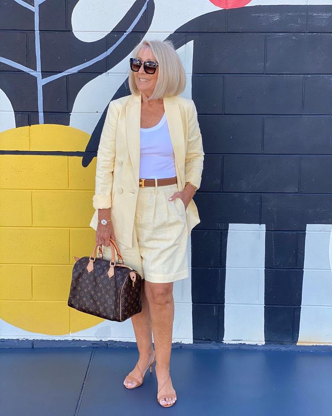 Bianca - Chic Set with Floral Jacket and Shorts