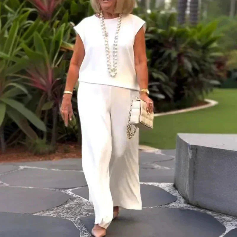 Anissa - Women's Sleeveless Top and Round Neck Pants