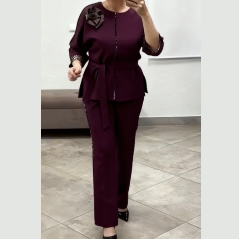 Quenilisse - Chic Women's Outfit with Leopard Print Details